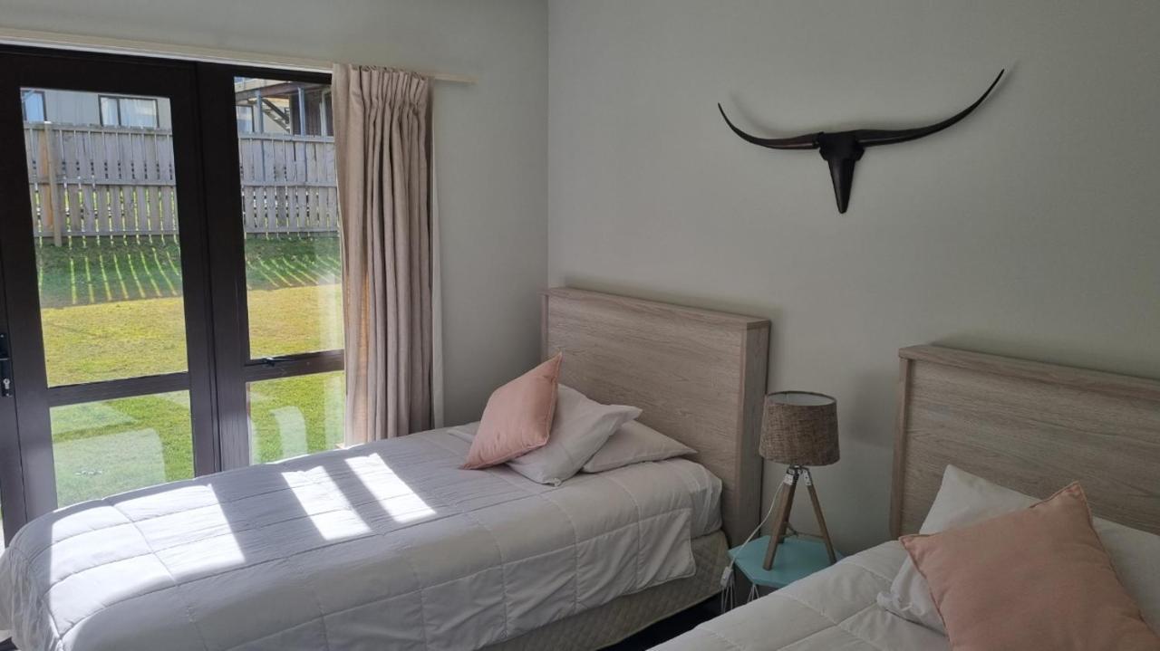 56 Conical Hill Road Villa แฮนเมอร์สปริงส์ ภายนอก รูปภาพ